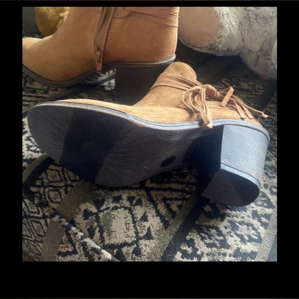 Tan Ankle Boots with Bow Detail - Picture 2 of 3